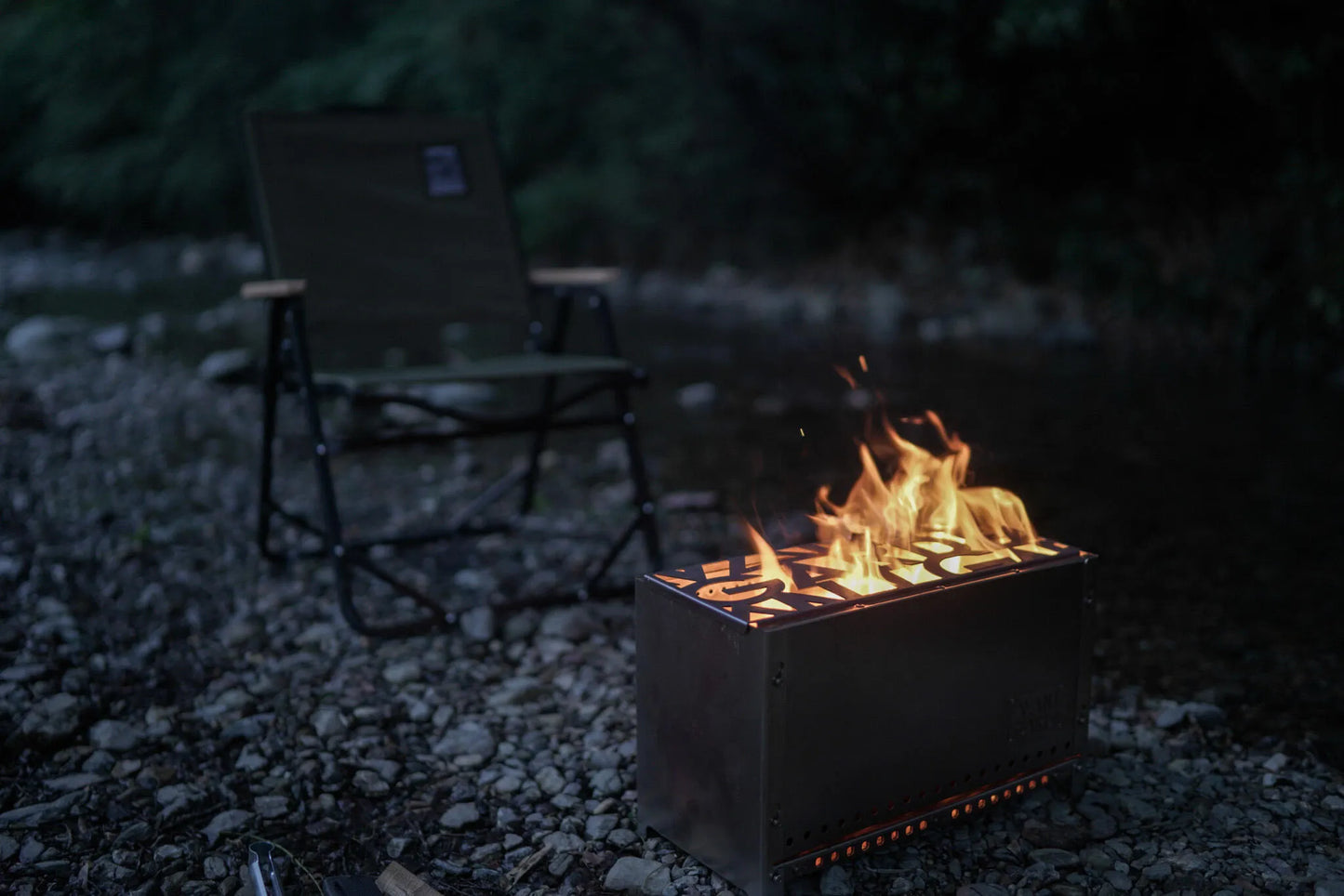 [Campfire stand] Assembled secondary combustion campfire stand Camping Campfire Secondary combustion