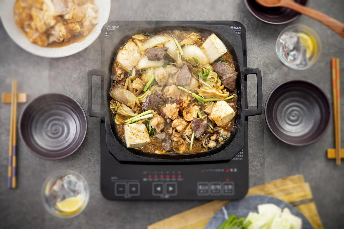 [All-purpose hot pot/iron plate compatible with induction, gas, direct flame, and oven] Tagawa Hormone Hot Pot Special Hot Pot Reiwa Version